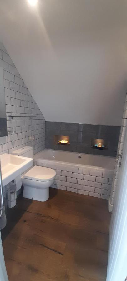 샐컴 Little Orchard House B&B 외부 사진